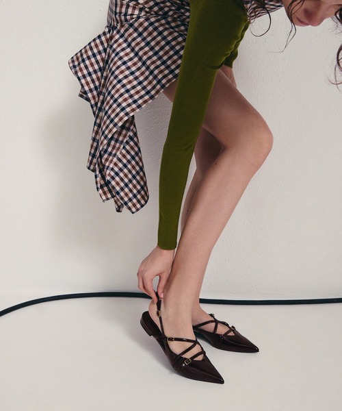 CHARLES & KEITH(チャールズ & キース)の「Maybelle メイベル パテント ストラッピー スリングバック フラット(パンプス・レディース・アイボリー/バーガンディー/ブラック系その他6・22.5cm/23cm/23.5cm/24.5cm/25cm/25.5cm)」の1枚目の写真