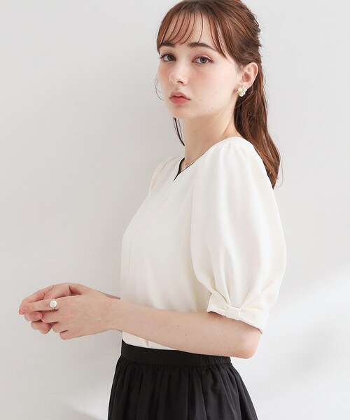 couture brooch(クチュールブローチ)の「【洗える】袖リボンデザイン ハートネック ブラウス(シャツ/ブラウス・レディース・ブラック系4/ホワイト系7/ベージュ系その他2・36/38/40/42)」の10枚目の写真