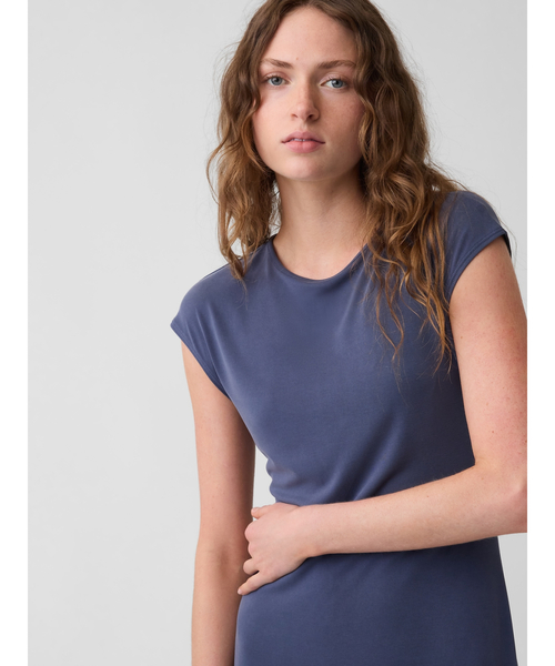 GAP(ギャップ)の「キャップスリーブ マキシワンピース(ワンピース・レディース・ネイビー/ブラック・XS/S/XXS)」の3枚目の写真