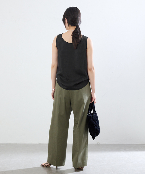 IENA(イエナ)の「《接触冷感/セットアップ対応》シルキータフタノースリーブブラウス(シャツ/ブラウス・レディース・ベージュ/ブラック・FREE)」の11枚目の写真