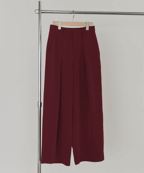 Doux archives(ドゥアルシーヴ)の「タックデザインパンツ(スラックス・レディース・ブラック/ワインレッド/キャメル・S/M)」の1枚目の写真