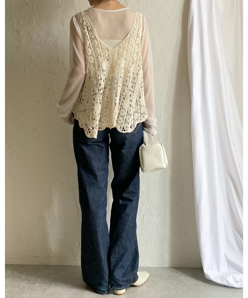She's Closet(シーズクローゼット)の「深Vネック イレヘム 花柄 かぎ編み ビスチェ クロシェベスト(ベスト・レディース・アイボリー/ブラック・FREE)」の6枚目の写真
