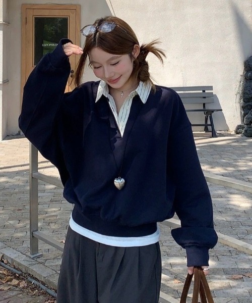 Teem Store(チームストア)の「ストライプシャツ襟 レイヤード風スウェット(スウェット・レディース・ネイビー・M)」の8枚目の写真