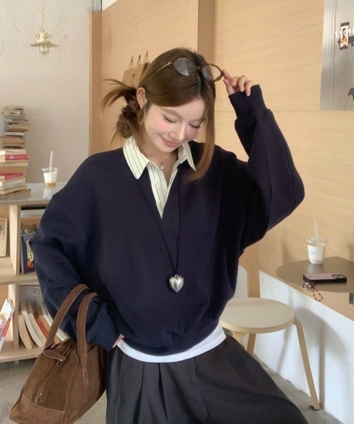 Teem Store(チームストア)の「ストライプシャツ襟 レイヤード風スウェット(スウェット・レディース・ネイビー・M)」の10枚目の写真