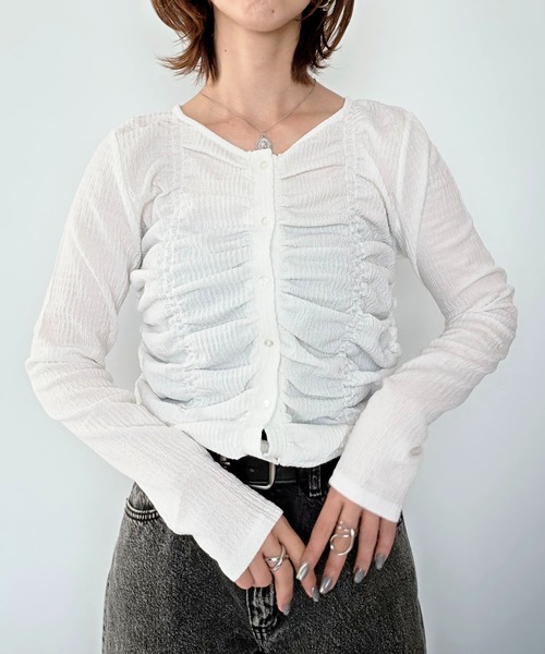 styiro(スタイロ)の「《数量限定》シャーリングボタン長袖トップス 26AW新作 秋服 冬服(Tシャツ/カットソー・レディース・ブラック/ホワイト・FREE)」の4枚目の写真