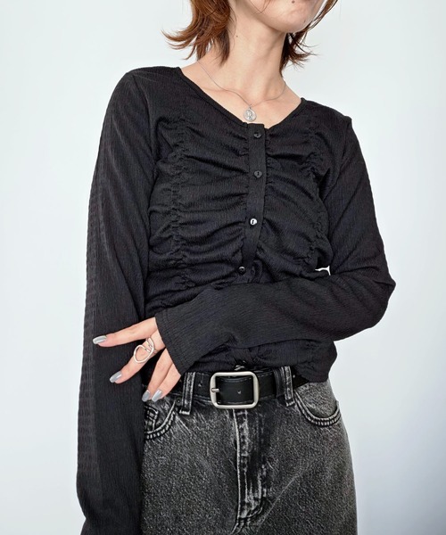 styiro(スタイロ)の「《数量限定》シャーリングボタン長袖トップス 26AW新作 秋服 冬服(Tシャツ/カットソー・レディース・ブラック/ホワイト・FREE)」の9枚目の写真