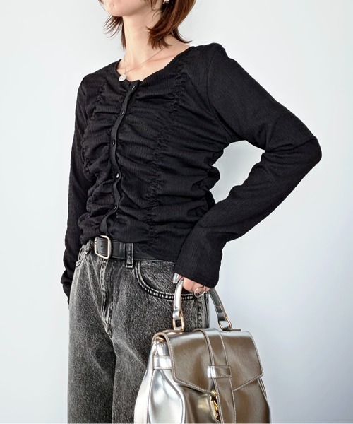 styiro(スタイロ)の「《数量限定》シャーリングボタン長袖トップス 26AW新作 秋服 冬服(Tシャツ/カットソー・レディース・ブラック/ホワイト・FREE)」の14枚目の写真
