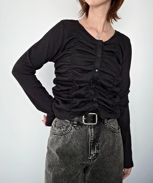 styiro(スタイロ)の「《数量限定》シャーリングボタン長袖トップス 26AW新作 秋服 冬服(Tシャツ/カットソー・レディース・ブラック/ホワイト・FREE)」の18枚目の写真
