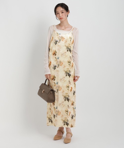 Andemiu(アンデミュウ)の「ボカシフラワーベロアキャミワンピース/1067424(ワンピース・レディース・オレンジ/カーキ・FREE)」の3枚目の写真