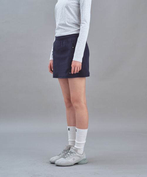 Rest&Recreation(レストアンドレクリエーション)の「FLEECE MINI SKIRT - NAVY(スカート・レディース・その他・SMALL/MEDIUM)」の2枚目の写真