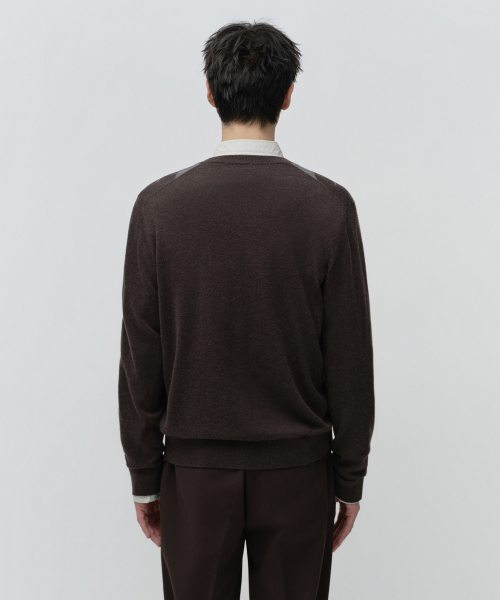 MUSINSA STANDARD（ムシンサスタンダード）の「アーガイルラウンドネックカーディガン[ブラウン]（ニット/セーター・メンズ・その他・MEDIUM/LARGE/X-LARGE/2XL）」の3枚目の写真