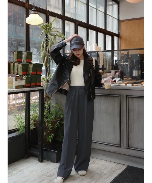 Her lip to（ハーリップトゥー）の「Essential Rib Knit Top（Tシャツ/カットソー・レディース・ベージュ/オフホワイト/ブラック/アッシュブラウン/バーガンディー・S/M）」の2枚目の写真