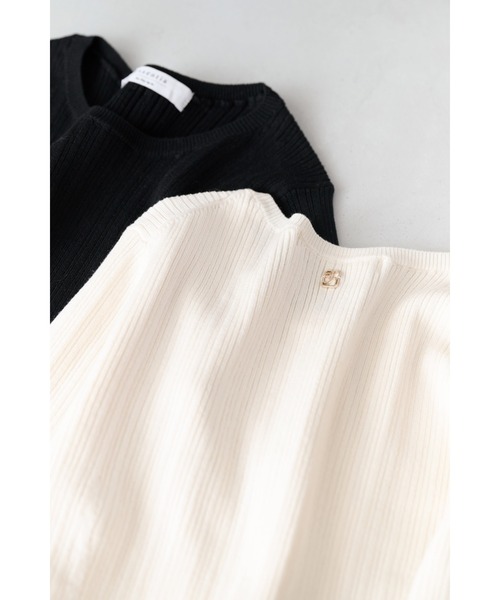 Her lip to（ハーリップトゥー）の「Essential Rib Knit Top（Tシャツ/カットソー・レディース・ベージュ/オフホワイト/ブラック/アッシュブラウン/バーガンディー・S/M）」の18枚目の写真