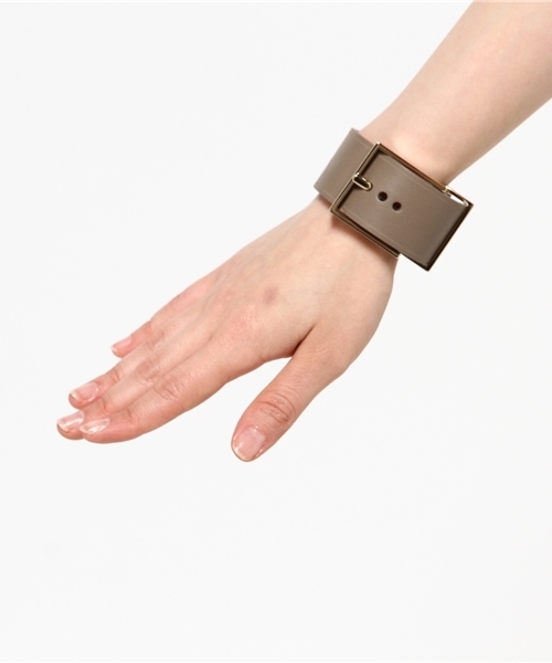 MAISON BOINET（メゾンボワネ）の「・MAISON BOINET / LEATHER BRACELET（バングル/リストバンド・レディース・グレー/ブラウン/カーキ・MEDIUM）」の8枚目の写真