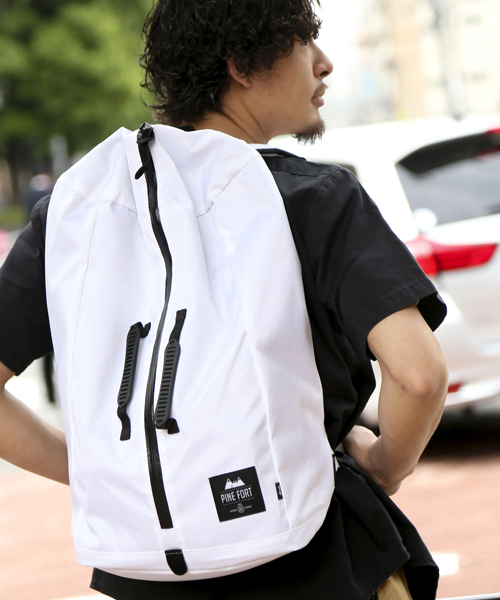 Denime(ドゥニーム)の「【PINE FORT/パインフォート】ZIPPACK/ジップ バックパック(バックパック/リュック・メンズ・ネイビー/オリーブ/ホワイト/ブラック・FREE)」の2枚目の写真