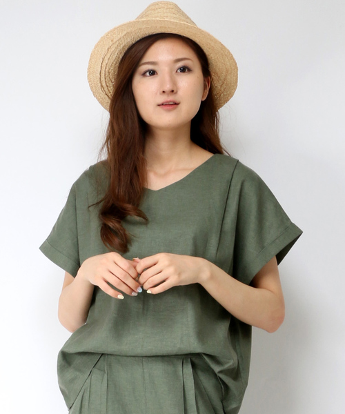 LBC（エルビーシー）の「リネンレーヨンVネックプルオーバー（Tシャツ/カットソー・レディース・グレー/オリーブ・MEDIUM/LARGE）」の2枚目の写真