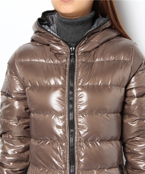 Ray BEAMS（レイビームス）の「DUVETICA / ACE（ダウンジャケット/コート・レディース・ブラック/グリーン系その他/ベージュ/ブラウン系その他/インディゴブルー/ネイビー/その他2/オリーブ/ブルー系その他・38/40）」の14枚目の写真