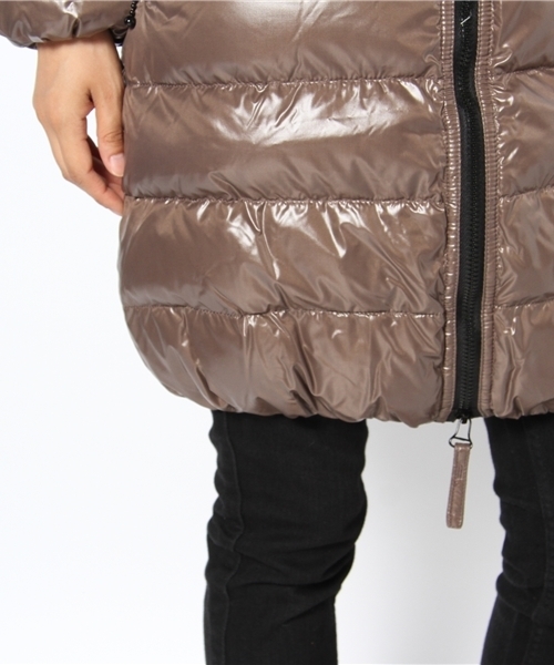 Ray BEAMS（レイビームス）の「DUVETICA / ACE（ダウンジャケット/コート・レディース・ブラック/グリーン系その他/ベージュ/ブラウン系その他/インディゴブルー/ネイビー/その他2/オリーブ/ブルー系その他・38/40）」の19枚目の写真