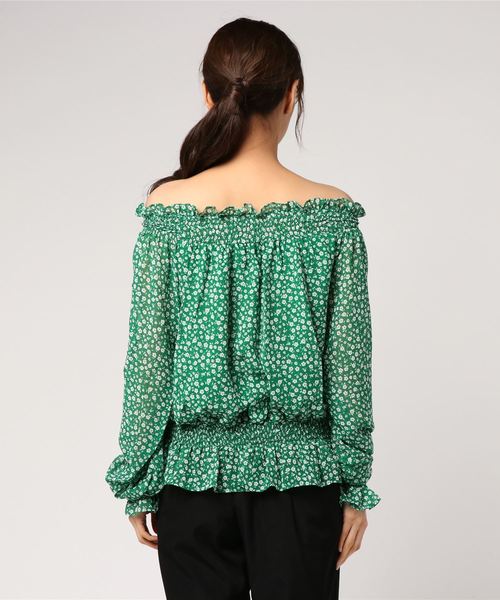 PUNYUS（プニュズ）の「花柄オフショルダープラウス（シャツ/ブラウス・レディース・ネイビー/レッド/グリーン・1/2/3/4）」の4枚目の写真