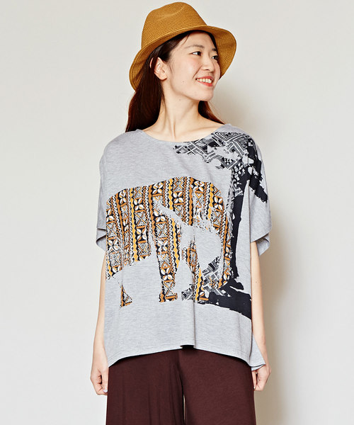 チャイハネ(チャイハネ)の「【チャイハネ】ギャラリーTシャツ(Tシャツ/カットソー・レディース・ブラック/カーキ/ホワイト/ブルー/グレー・FREE)」の1枚目の写真