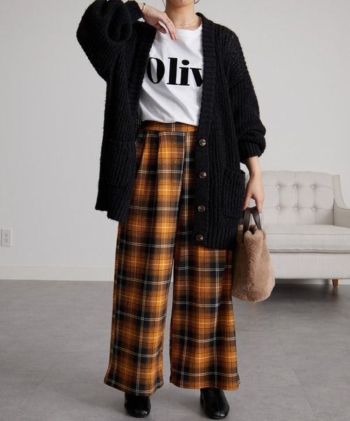 RANAN（ラナン）の「裏起毛ロングフレア2タックワイドパンツ（その他パンツ・レディース・ブラック/キャメル/チャコールグレー/ボルドー/ブラウン系その他/ライトグレー/ライトベージュ/グリーン系その他/グレー/グレー系その他/グリーン/ブルー系その他/ブルー系その他2/パープル/モカ/オレンジ系その他・SMALL/X-LARGE/MEDIUM/LARGE/S/L/LL/M）」の18枚目の写真