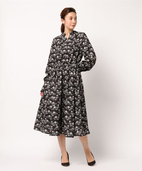 MOUSSY（マウジー）の「FLOWER LONG DRESS（ワンピース・レディース・ダークネイビー/ホワイト系その他/ブラック系その他・FREE）」の7枚目の写真