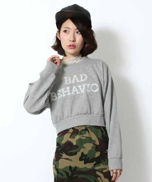 WEGO（ウィゴー）の「WEGO/オーロラワッペンスウェット（スウェット・レディース・ブラック/杢グレー/グリーン/ネイビー・FREE）」の2枚目の写真