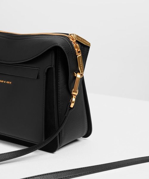 CHARLES & KEITH（チャールズ & キース）の「トップフラップ