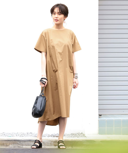 Ray BEAMS（レイビームス）の「Ray BEAMS / バック プリーツ ボートネック ワンピース（ワンピース・レディース・カーキ/ブラック/ブルー・0/1）」の7枚目の写真