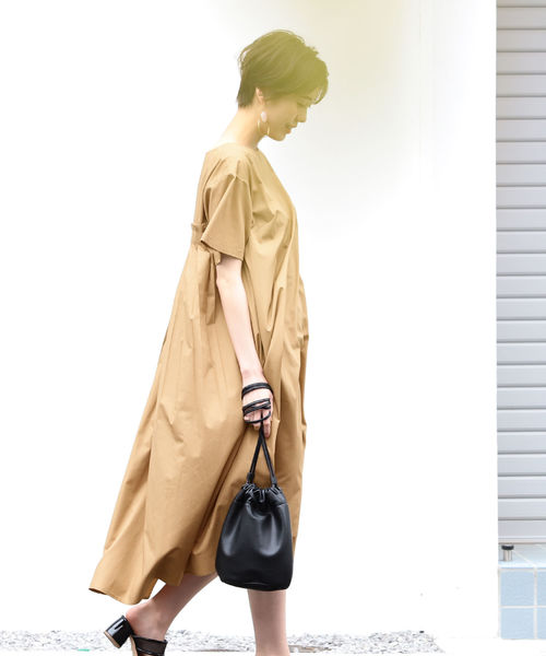 新品未使用 Ray beams レイビームス バック プリーツ ワンピース 綿 Ray BEAMS（レイビームス）の「Ray BEAMS / バック プリーツ