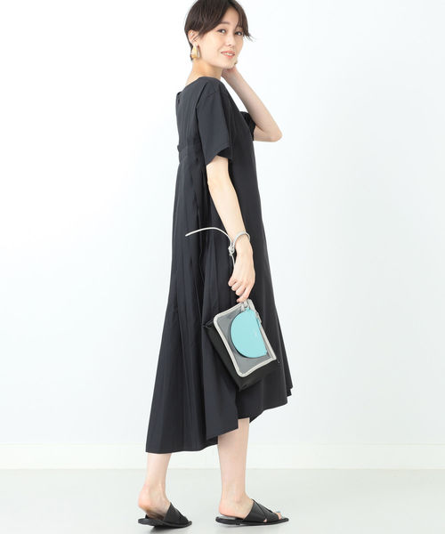 Ray BEAMS（レイビームス）の「Ray BEAMS / バック プリーツ ボートネック ワンピース（ワンピース・レディース・カーキ/ブラック/ブルー・0/1）」の14枚目の写真