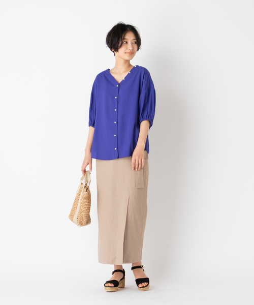 DISCOAT（ディスコート）の「イージーケアレーヨンパール釦ブラウス（シャツ/ブラウス・レディース・インディゴブルー/ベージュ/ブルー/オフホワイト・MEDIUM/LARGE）」の11枚目の写真