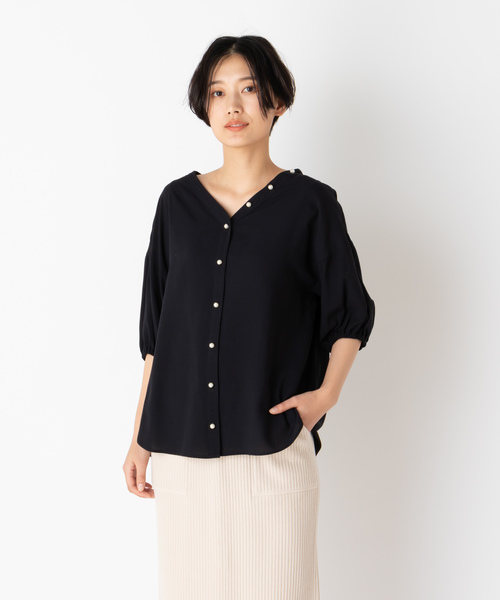 DISCOAT（ディスコート）の「イージーケアレーヨンパール釦ブラウス（シャツ/ブラウス・レディース・インディゴブルー/ベージュ/ブルー/オフホワイト・MEDIUM/LARGE）」の18枚目の写真