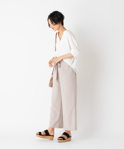 DISCOAT（ディスコート）の「イージーケアレーヨンパール釦ブラウス（シャツ/ブラウス・レディース・インディゴブルー/ベージュ/ブルー/オフホワイト・MEDIUM/LARGE）」の21枚目の写真