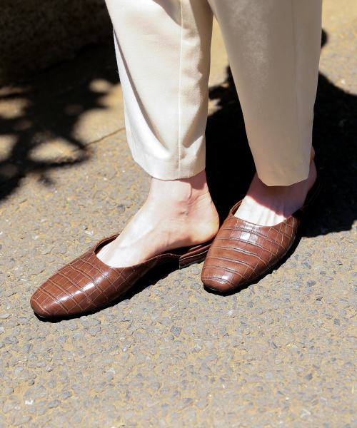 LOWRYS FARM（ローリーズファーム）の「フラットミュール　844105（サンダル・レディース・ブラック/ブラウン・MEDIUM/LARGE）」の11枚目の写真