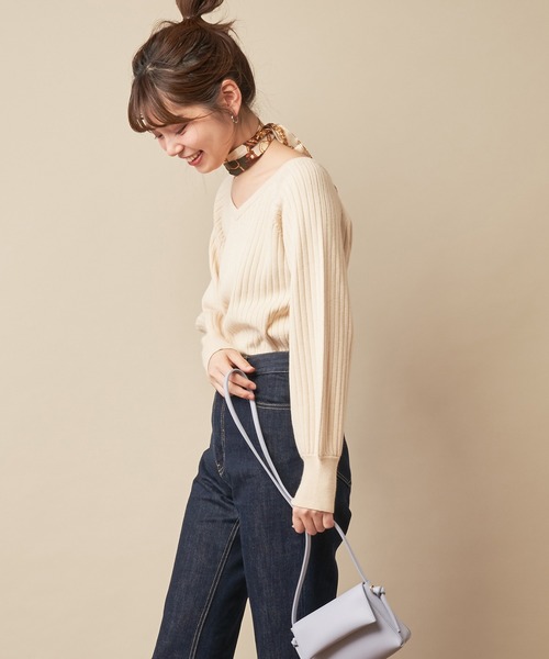 natural couture(ナチュラルクチュール)の「前後2WAY太リブゆるニット(ニット/セーター・レディース・ダークブラウン/パープル/サックスブルー/アイボリー/ピンクベージュ・FREE)」の7枚目の写真