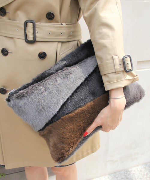 【美品】LUDLOW ラドロー　リップクラッチバッグ　フェイクファー LUDLOWラドロー フェイクファークラッチバッグ