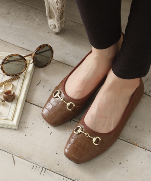 minky me!（ミンキーミー）の「走れるスクエアトゥビット付きフラットパンプス（パンプス・レディース・シルバー/ブラック×グリーン/D/E/パイソン/ブラック系その他2/ベージュ系その他2・23/24/25/22.5/24.5/23.5）」の2枚目の写真