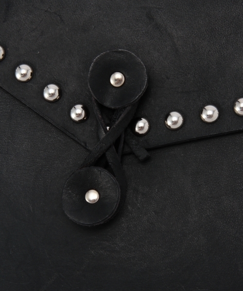 UNITED ARROWS（ユナイテッドアローズ）の「UA レザースタッズ　クラッチバッグ　† ◆（クラッチバッグ・メンズ・ブラック・ﾌﾘ-）」の4枚目の写真