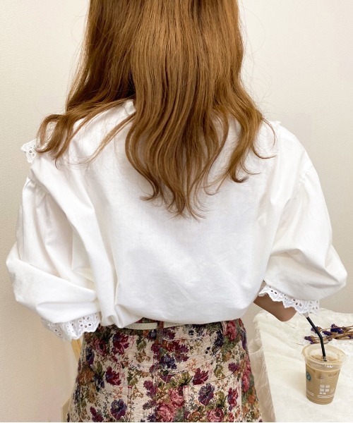 apres jour(アプレジュール)の「コットンレースフリルブラウス【ZOZOTOWN限定アイテム】【6AP】(シャツ/ブラウス・レディース・オフホワイト/ブラック/サックスブルー・フリー)」の7枚目の写真