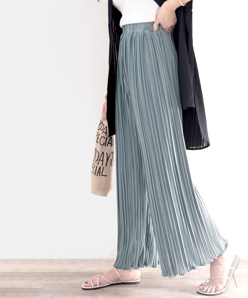 classicalelf（クラシカルエルフ）の「エアリーに揺れる。裾メローフレアプリーツパンツ（その他パンツ・レディース・ブラック/オリーブ/グレイッシュベージュ/ブルー/グレー系その他/アイボリー・MEDIUM/X-LARGE）」の16枚目の写真