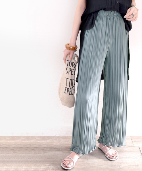 classicalelf（クラシカルエルフ）の「エアリーに揺れる。裾メローフレアプリーツパンツ（その他パンツ・レディース・ブラック/オリーブ/グレイッシュベージュ/ブルー/グレー系その他/アイボリー・MEDIUM/X-LARGE）」の15枚目の写真