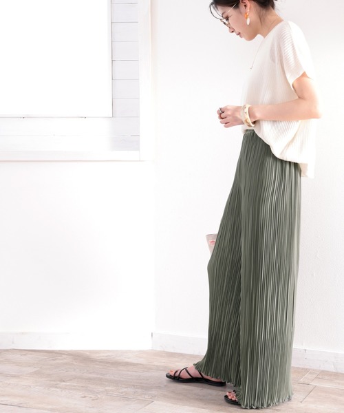 MELLOW プリーツパンツ セール】エアリーに揺れる。裾メローフレアプリーツパンツ