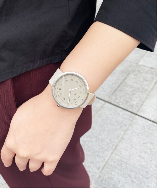Mavenwatches(マベンウォッチズ)の「MAVEN KOMOREBI OFFWHITE 40mm(アナログ腕時計・メンズ・シルバー/ピンク・FREE)」の2枚目の写真