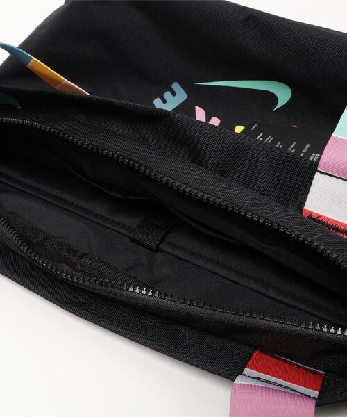 NIKE（ナイキ）の「NIKE/ナイキ YTH タンジュンAOP トートバッグ 