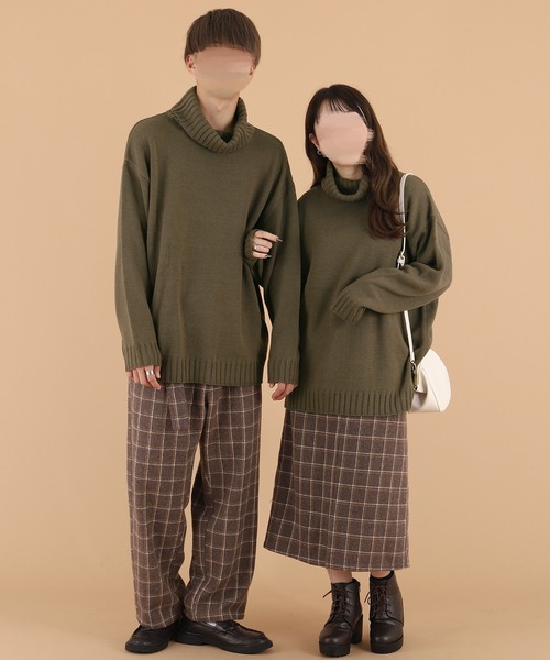 PairPair(ペアペア)の「BIGタートルネックニット(ユニセックス)(ニット/セーター・レディース・ベージュ/アッシュブラウン/スミクロ・MEDIUM/LARGE)」の13枚目の写真