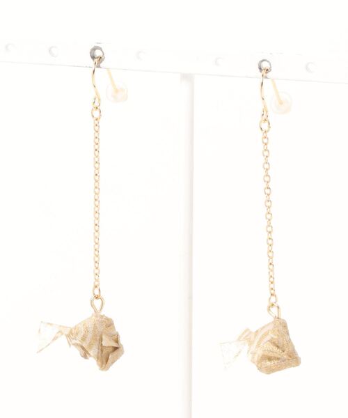 倭物やカヤ(ワモノヤカヤ)の「【倭物やカヤ】揺れ金魚ピアス(ピアス(両耳用)・レディース・レッド/ピンク/インディゴブルー/ブルー/その他/桜/ライトパープル/スミクロ/キナリ・FREE)」の2枚目の写真