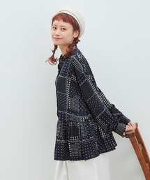 パッチワーク柄ティアードブラウス