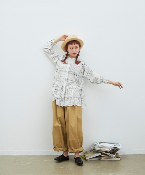 MERLOT（メルロー）の「パッチワーク柄ティアードブラウス（シャツ/ブラウス・レディース・ホワイト/ネイビー・FREE）」の15枚目の写真