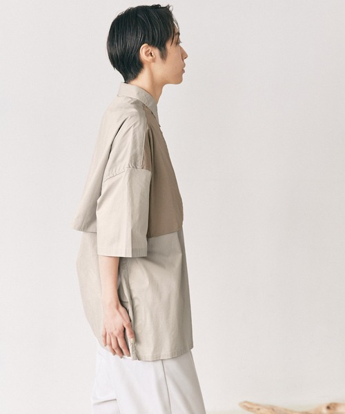 EMMA CLOTHES(エマクローズ)の「オーバーサイズ トレンチヨーク配色デザイン S/Sシャツ EMMA CLOTHES(シャツ/ブラウス・メンズ・グレイッシュベージュ/チャコール/ライトブルー・FREE)」の10枚目の写真